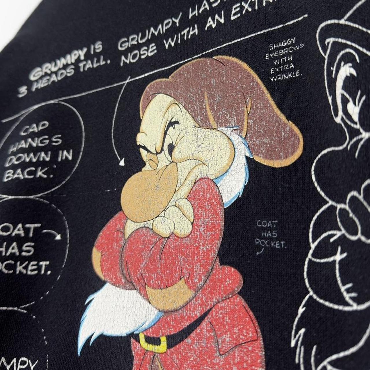 Vintage Grumpy Snow White Drawing 90s Sweatshirt (XS)