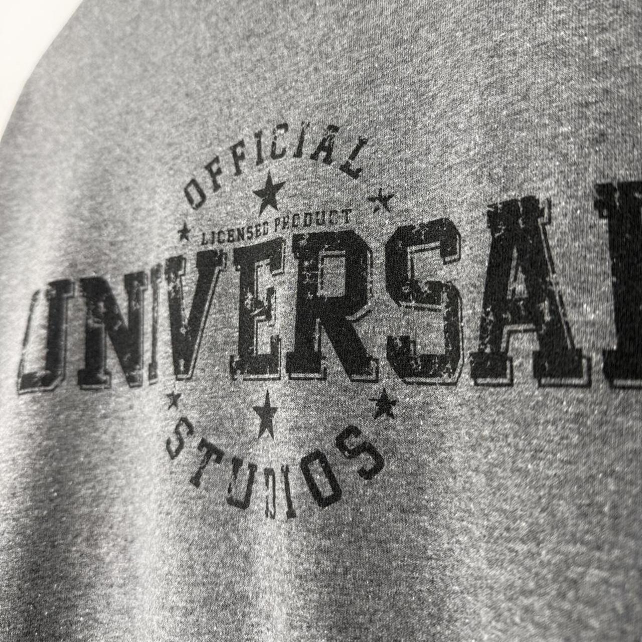 Universal Studios Grey 00s T Shirt (M)