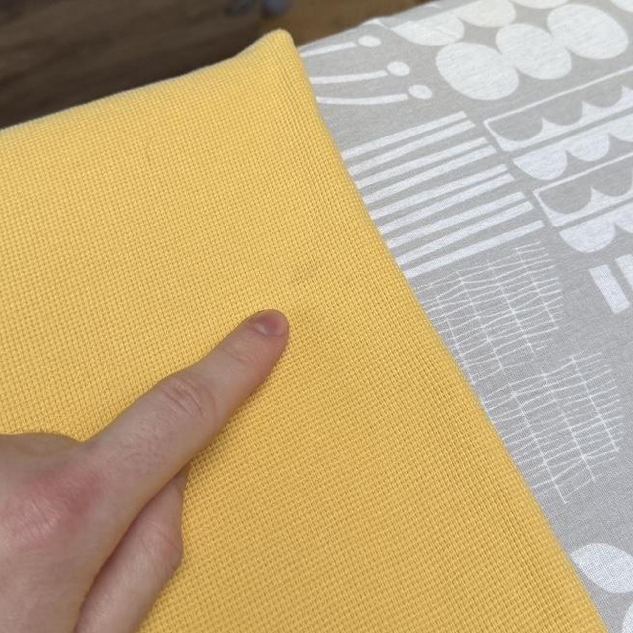 Vintage Pooh & Friends Embroidered 90s Henley T Shirt (M)