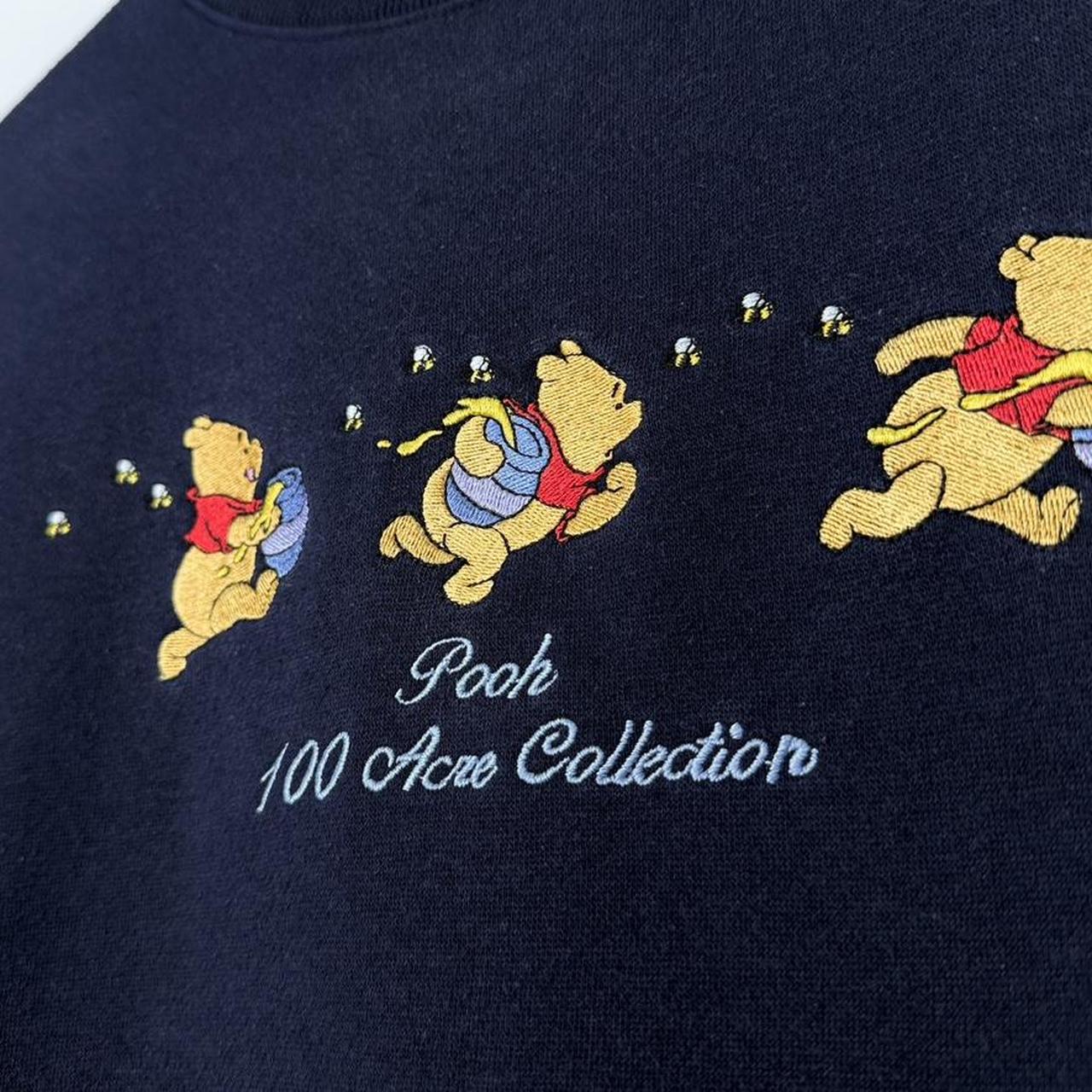 Vintage 90s Winnie the Pooh 100 Acre Collection Embroidered Navy Sweatshirt (M)