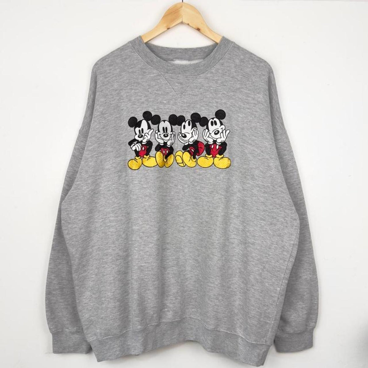 Vintage 90s Sitting Mickey Embroidered Grey Sweatshirt (XXL)