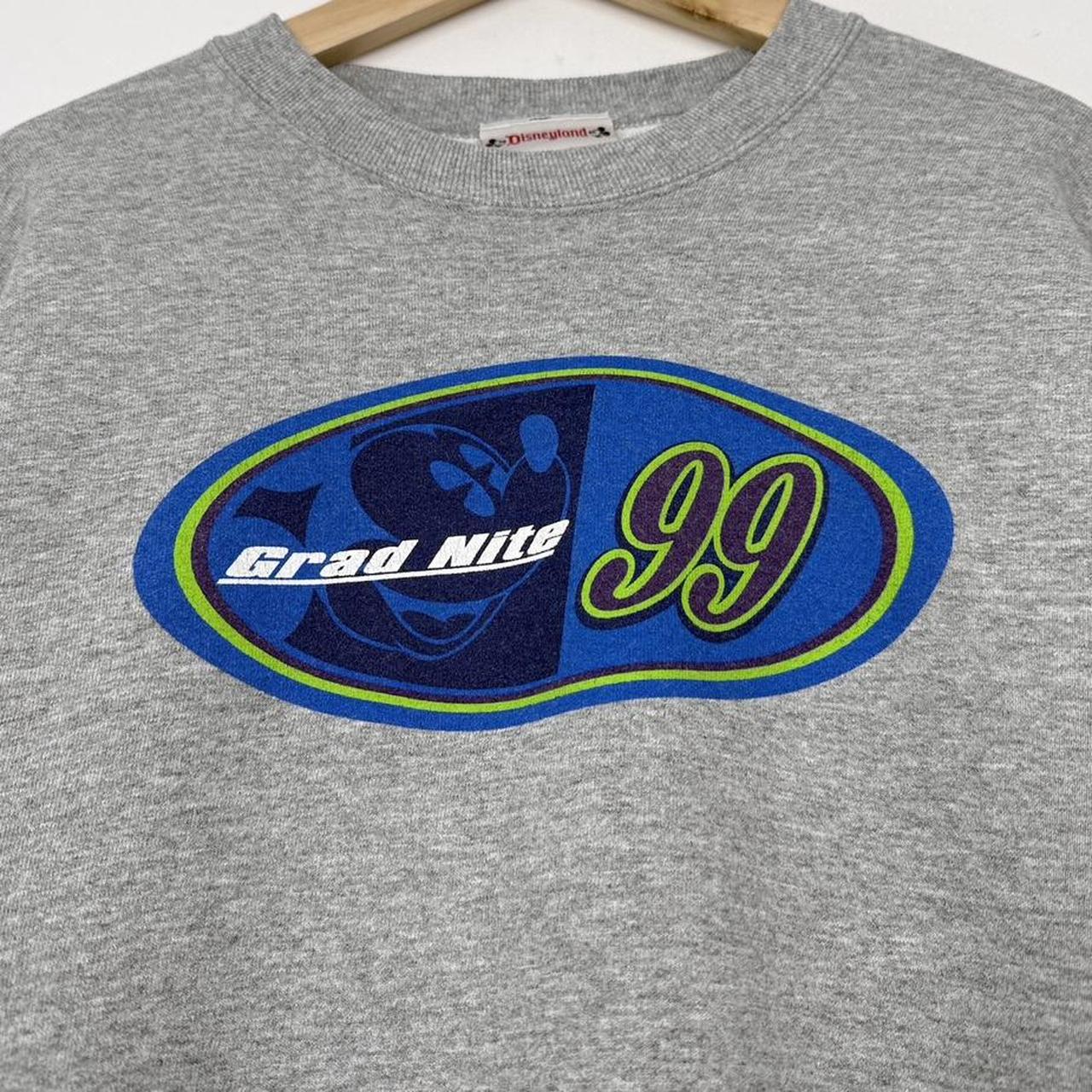 Vintage 1999 Disneyland Grad Nite Grey Sweatshirt (M)