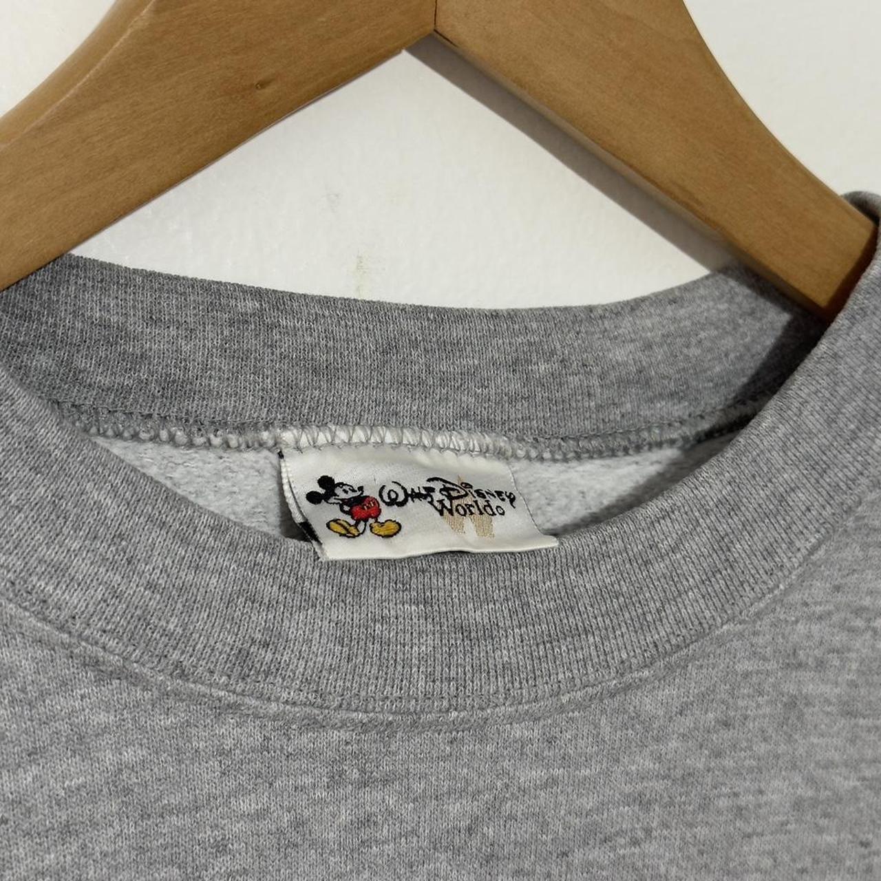 Vintage Walt Disney World Pooh & Friends 2002 Sweatshirt (L/XL)