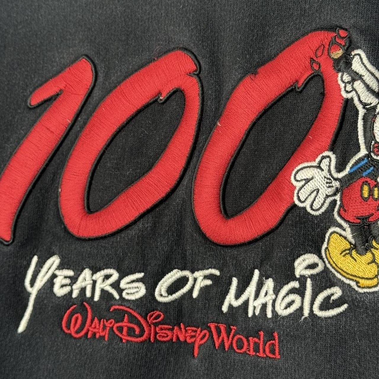 Vintage Walt Disney World 100 Years of Magic 2001 Embroidered Sweatshirt (L)