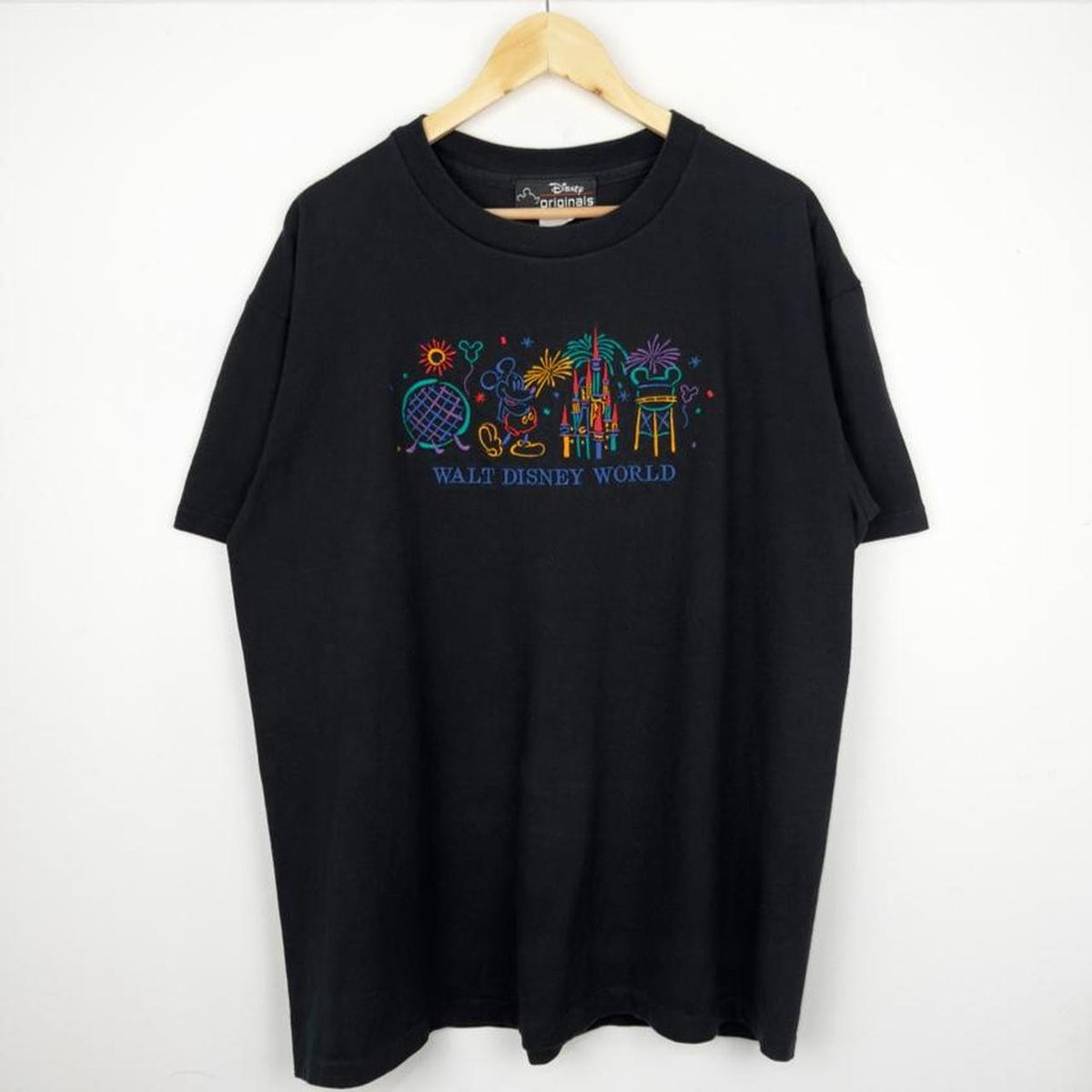 Vintage 90s Walt Disney World Embroidered Black T Shirt (L/XL)