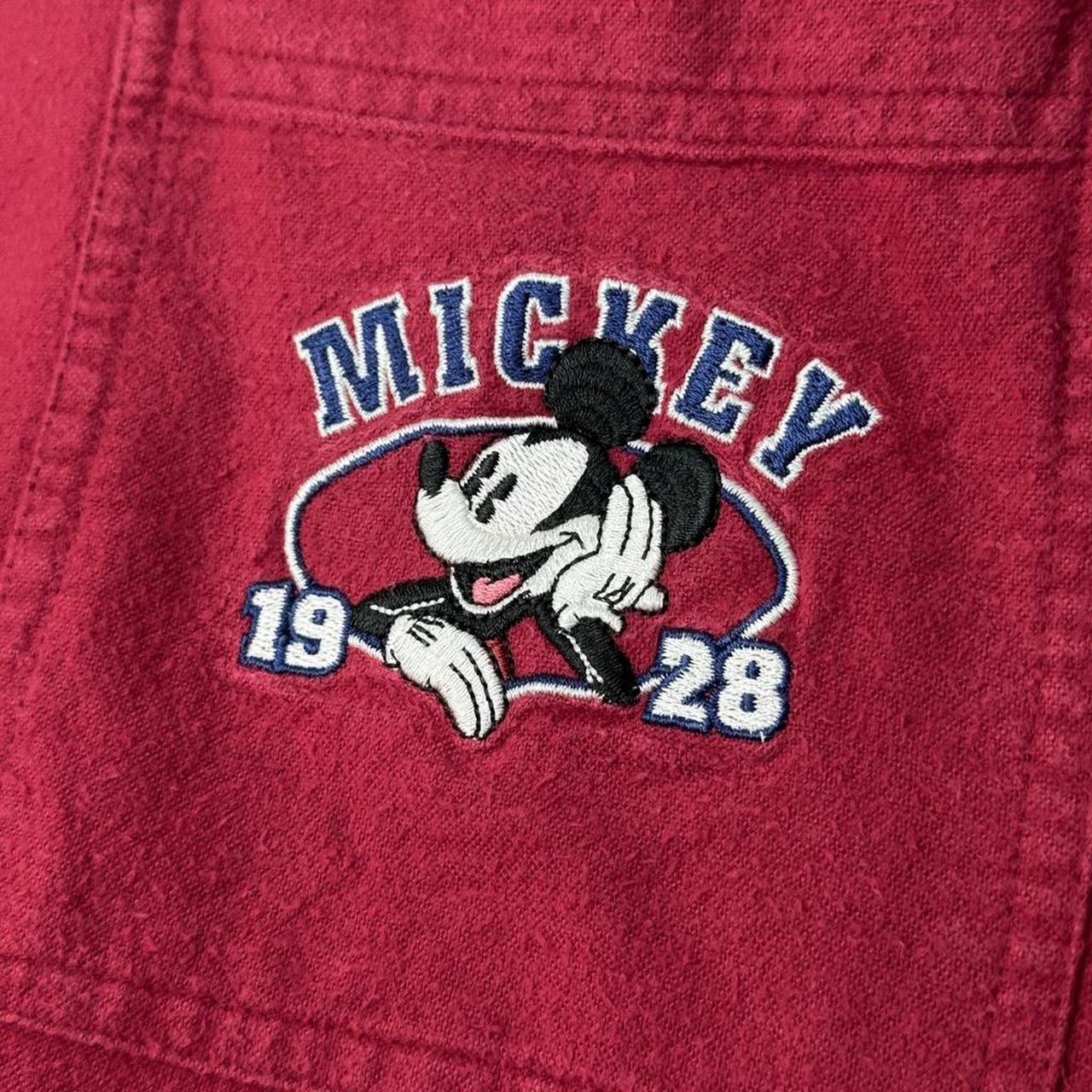 Vintage Mickey Embroidered Disney Store 00s Shirt (XL)