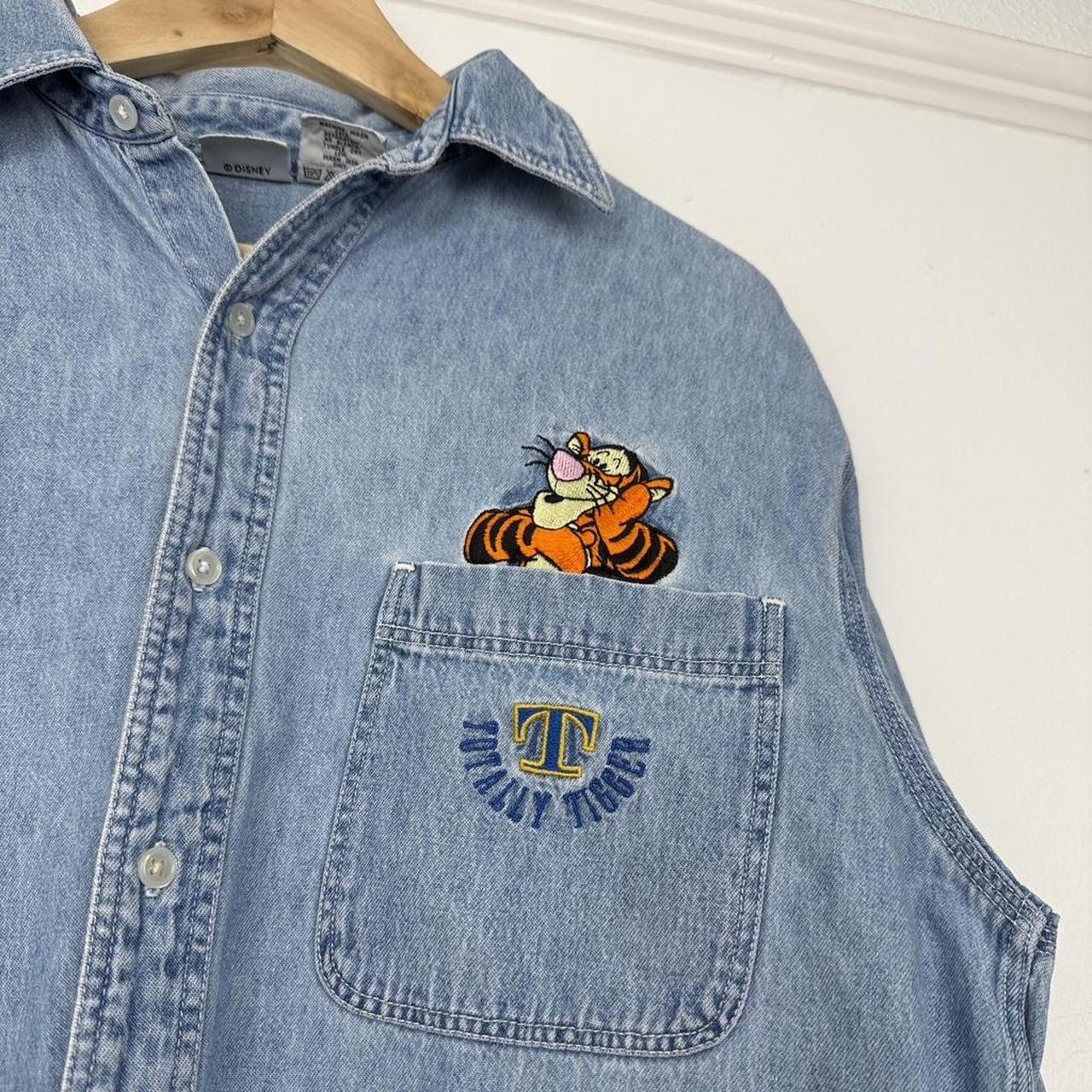 Vintage Tigger Disney Store 90s Button Up Denim Shirt (M)