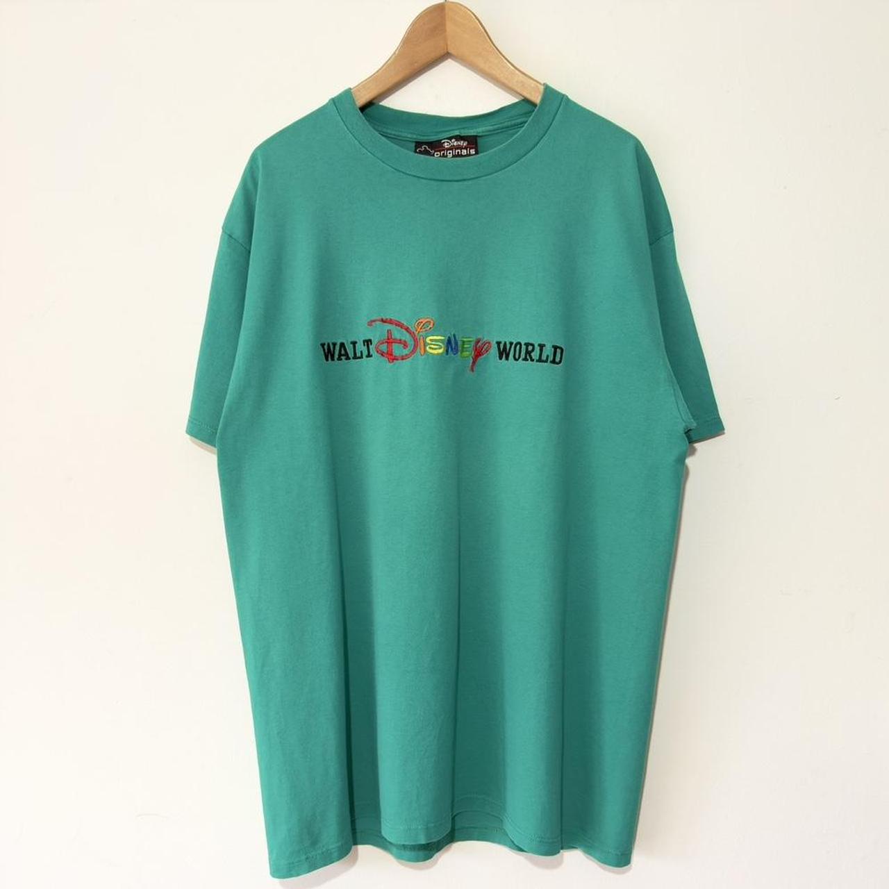 Vintage Walt Disney World Embroidered 90s T Shirt (L/XL)