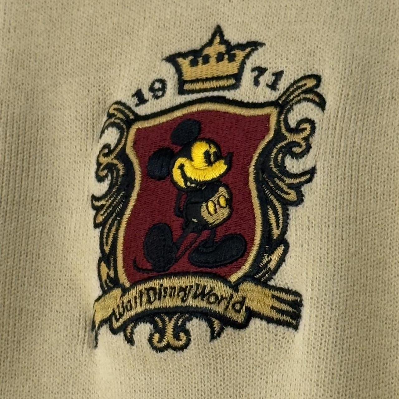 Vintage Walt Disney World Mickey Crest 00s Full Zip Sweatshirt (Women's S)