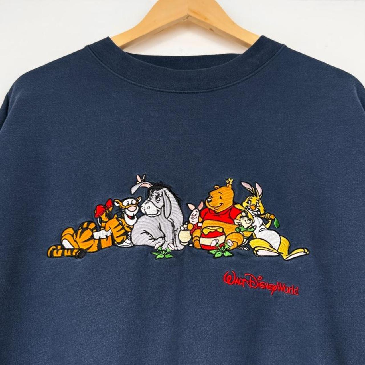 Vintage 90s Walt Disney World Pooh & Friends Embroidered Navy Sweatshirt (L)