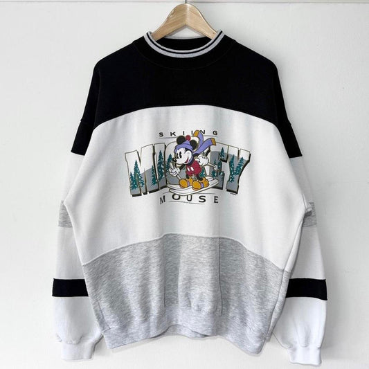 Vintage Skiing Mickey Mouse Disney 90s Sweatshirt (L)