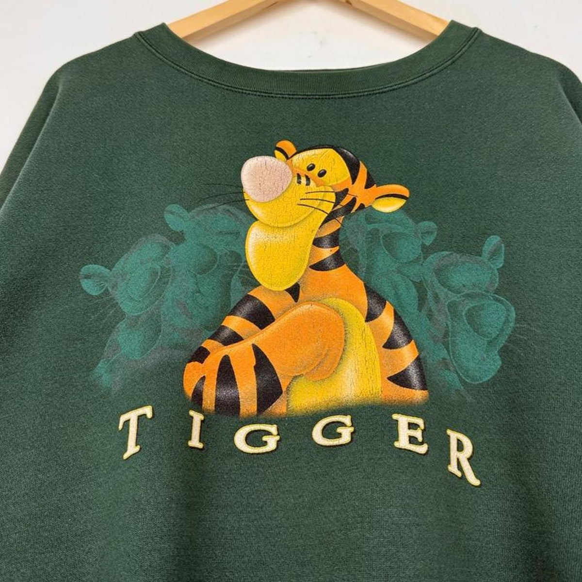 Vintage 00s Tigger Disney Store Green Sweatshirt (XL)