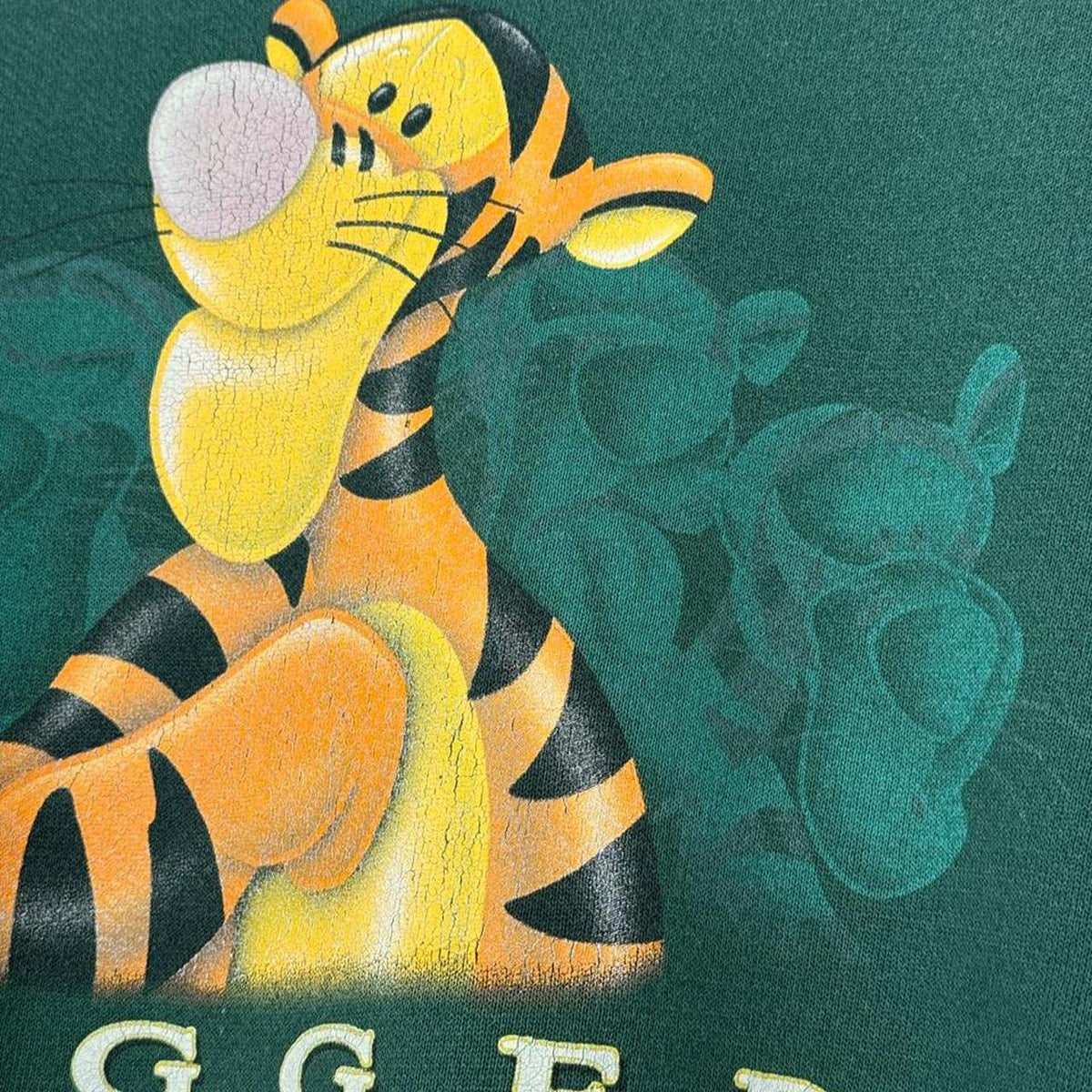 Vintage 00s Tigger Disney Store Green Sweatshirt (XL)