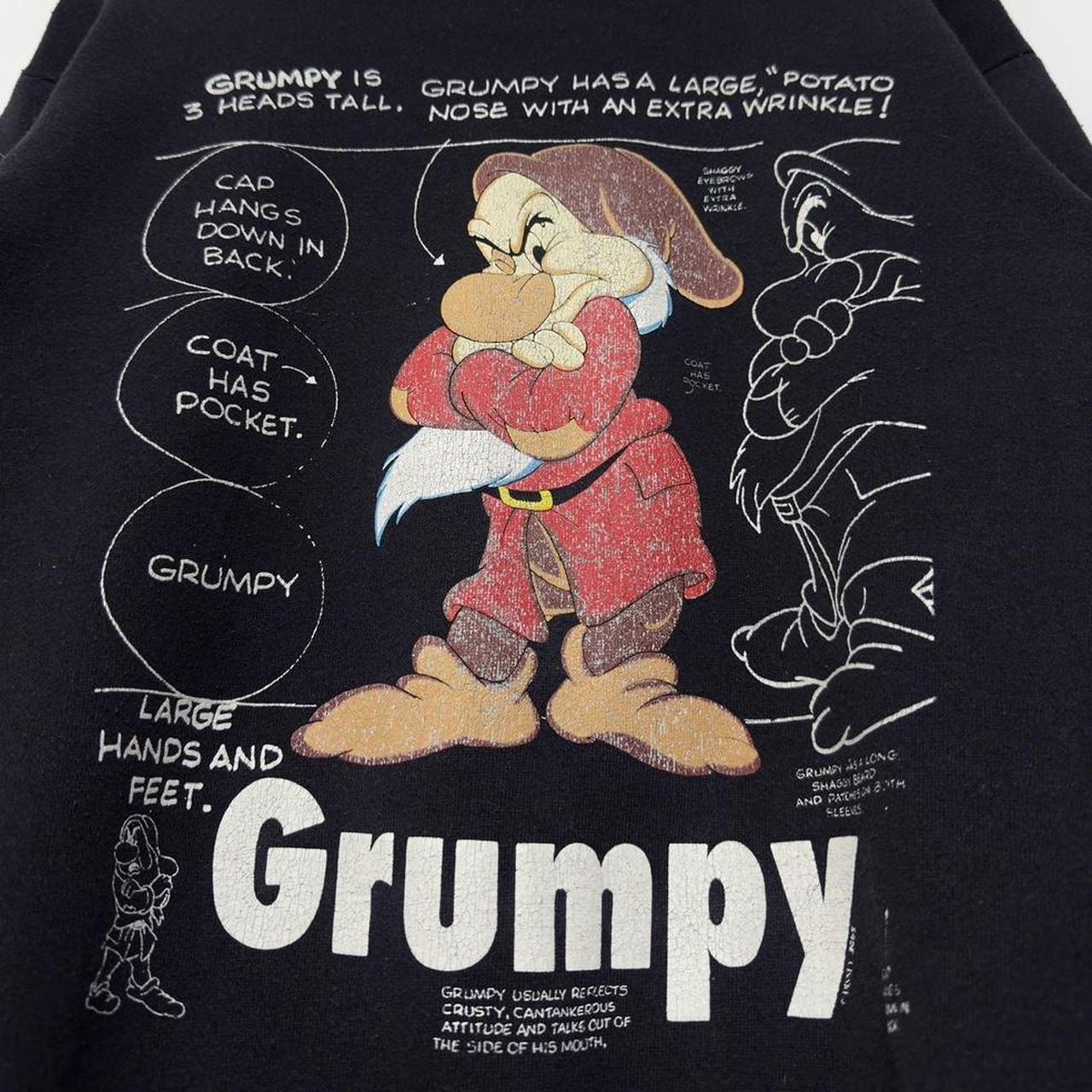 Vintage Grumpy Snow White Drawing 90s Sweatshirt (XS)