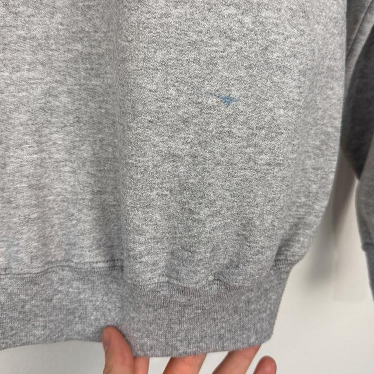 Vintage 00s Tigger Disney Store Grey Sweatshirt (L)