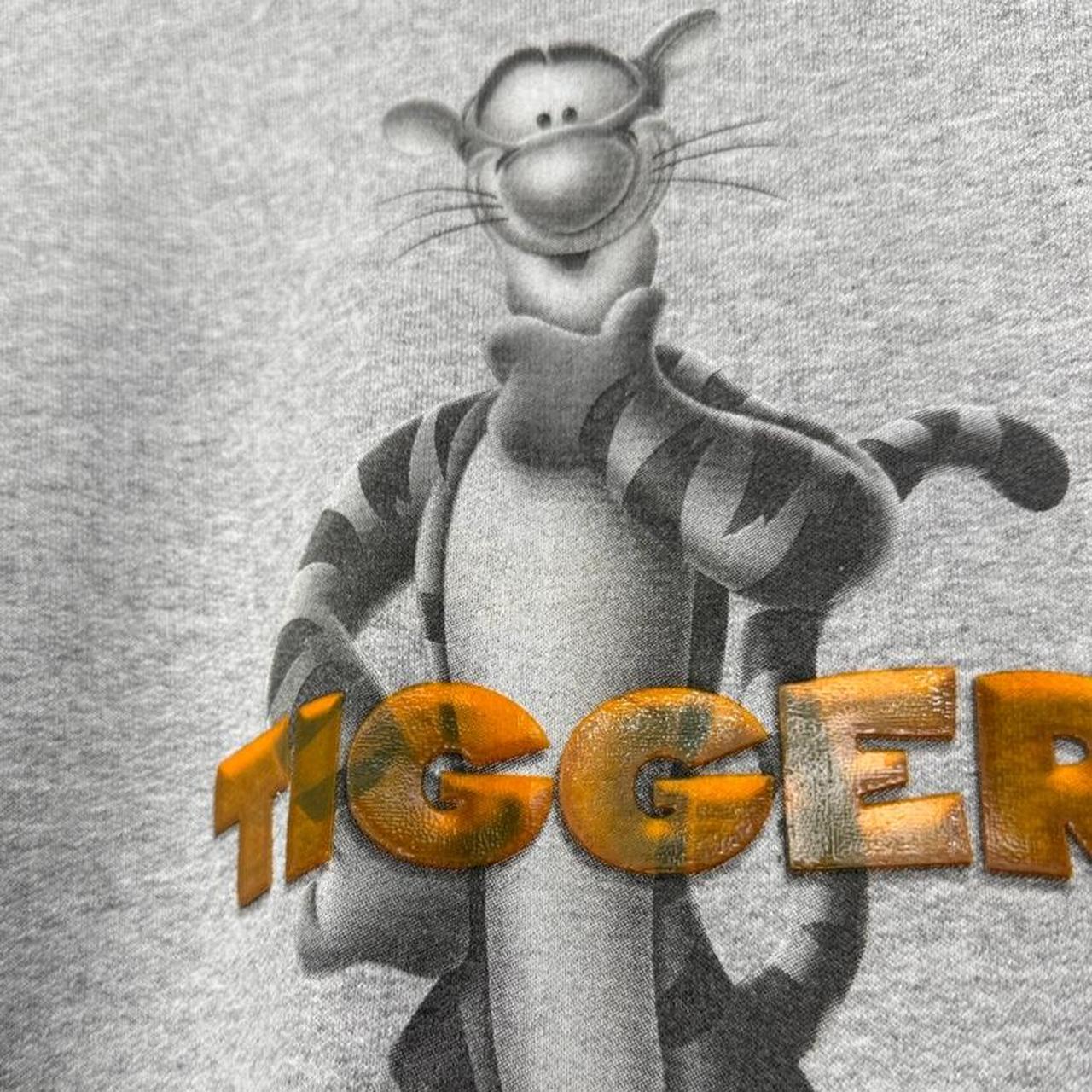 Vintage 00s Tigger Disney Store Grey Sweatshirt (L)