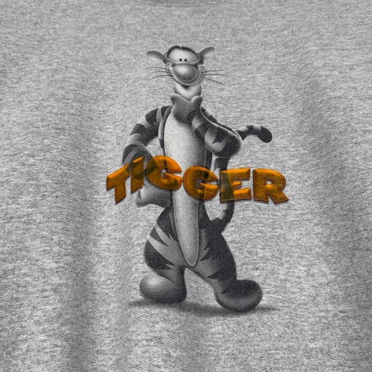 Vintage 00s Tigger Disney Store Grey Sweatshirt (L)
