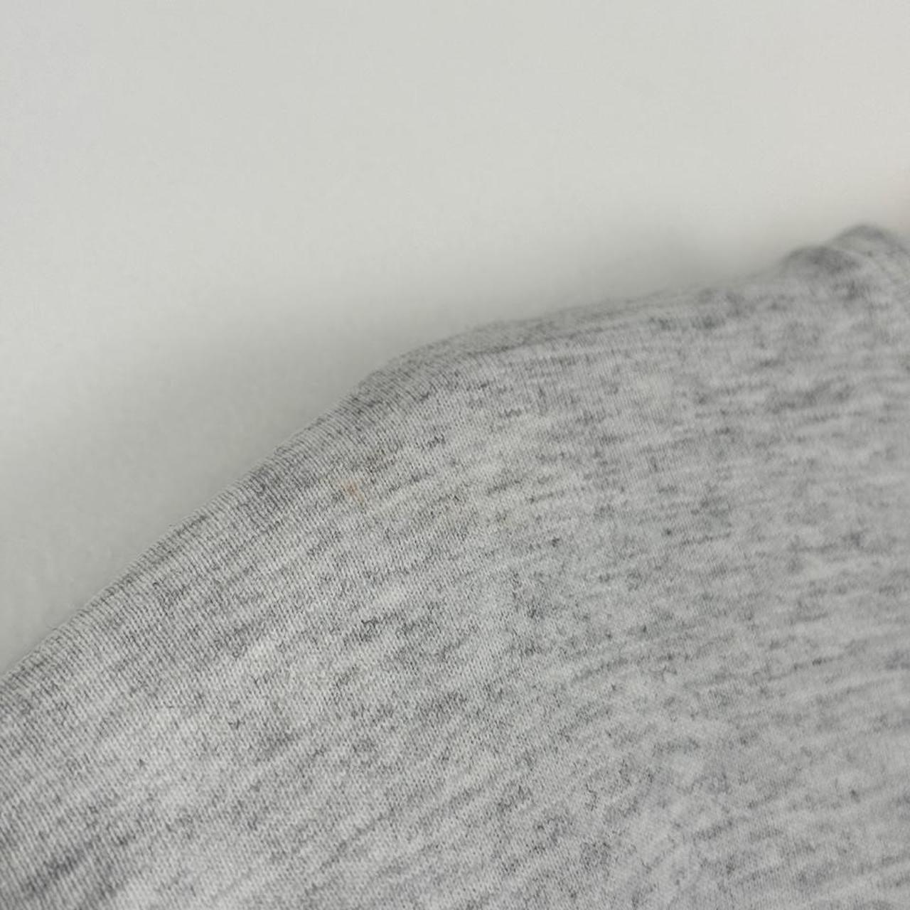 Vintage 90s Epcot Walt Disney World Embroidered Grey T Shirt (L)
