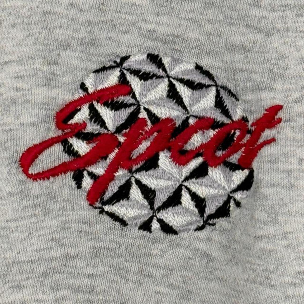 Vintage 90s Epcot Walt Disney World Embroidered Grey T Shirt (L)