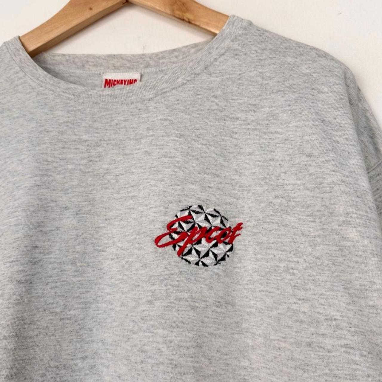 Vintage 90s Epcot Walt Disney World Embroidered Grey T Shirt (L)