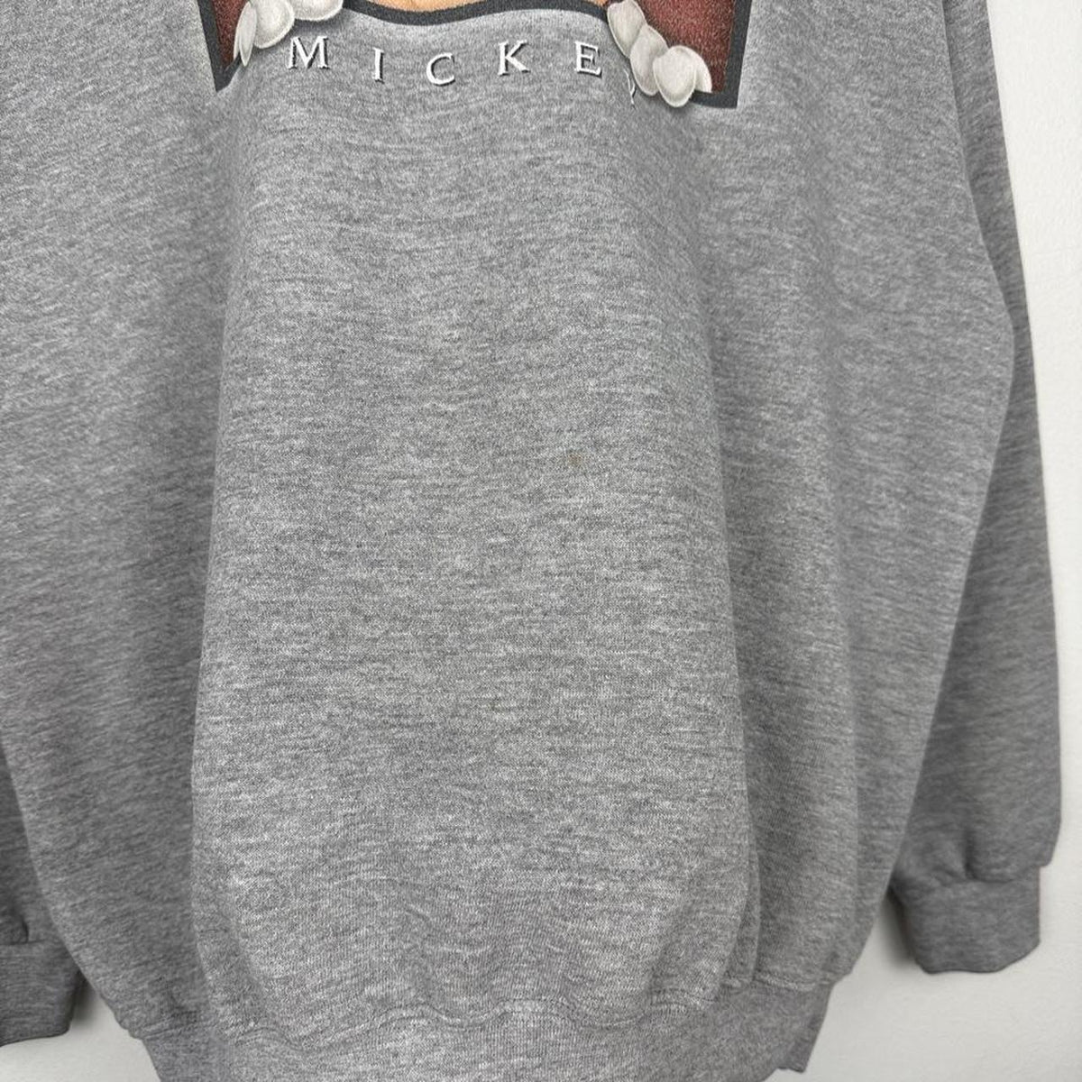 Vintage 00s Mickey Mouse Peek Grey Sweatshirt (XL)