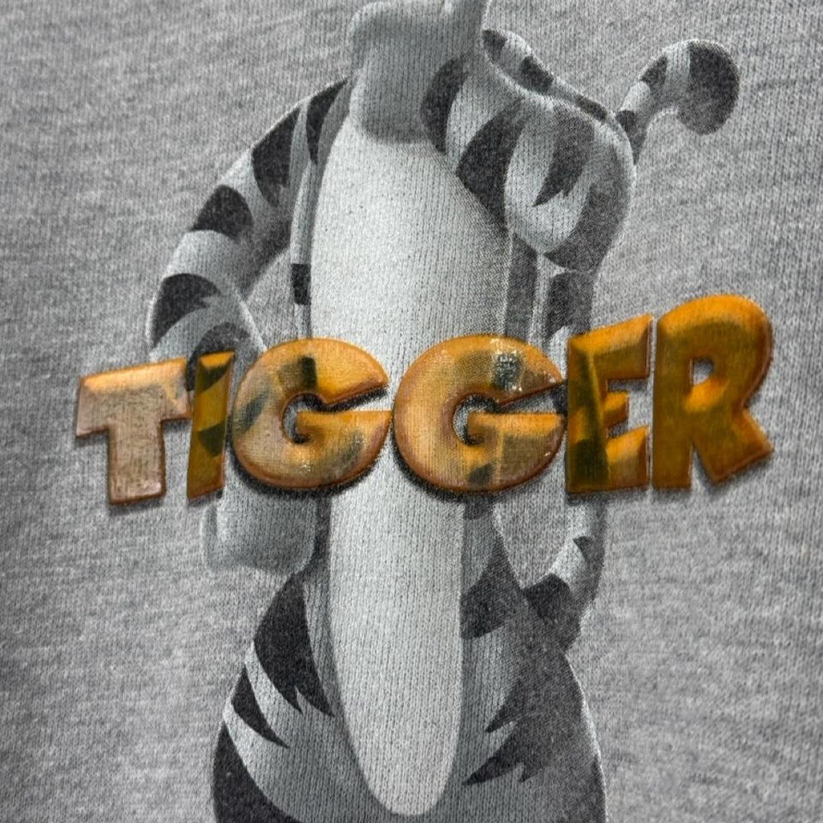 Vintage 00s Tigger Disney Store Grey Sweatshirt (XL/XXL)