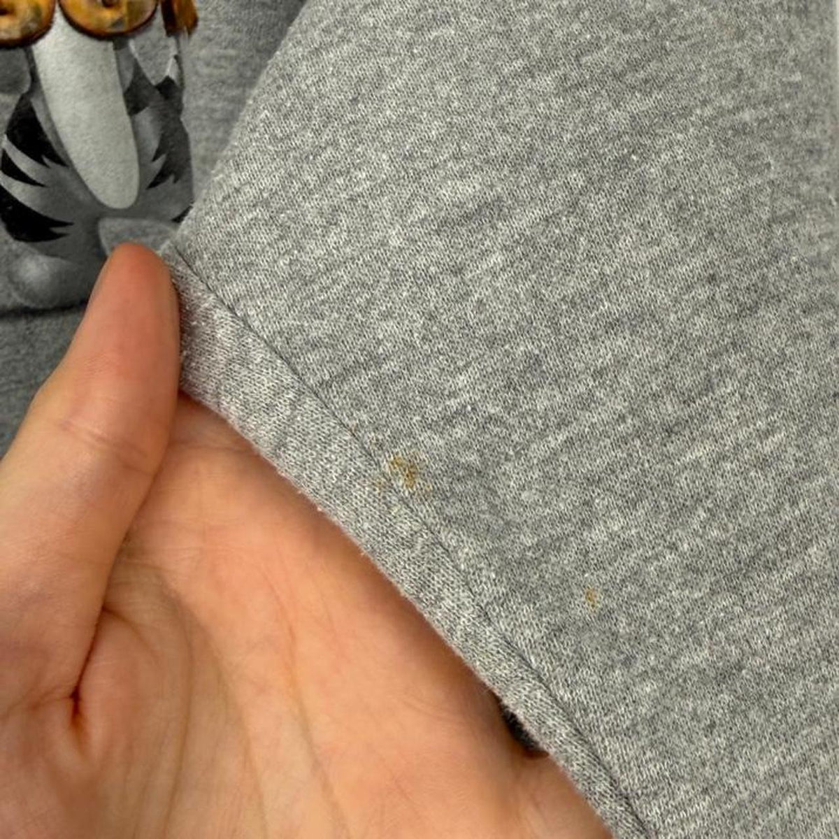 Vintage 00s Tigger Disney Store Grey Sweatshirt (XL/XXL)