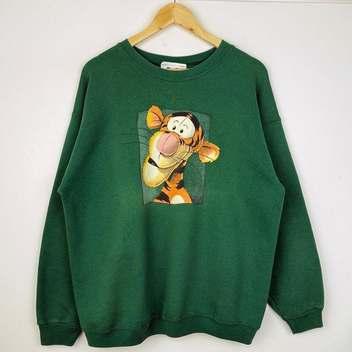 Vintage 90s Tigger Disney Store Green Sweatshirt (L)