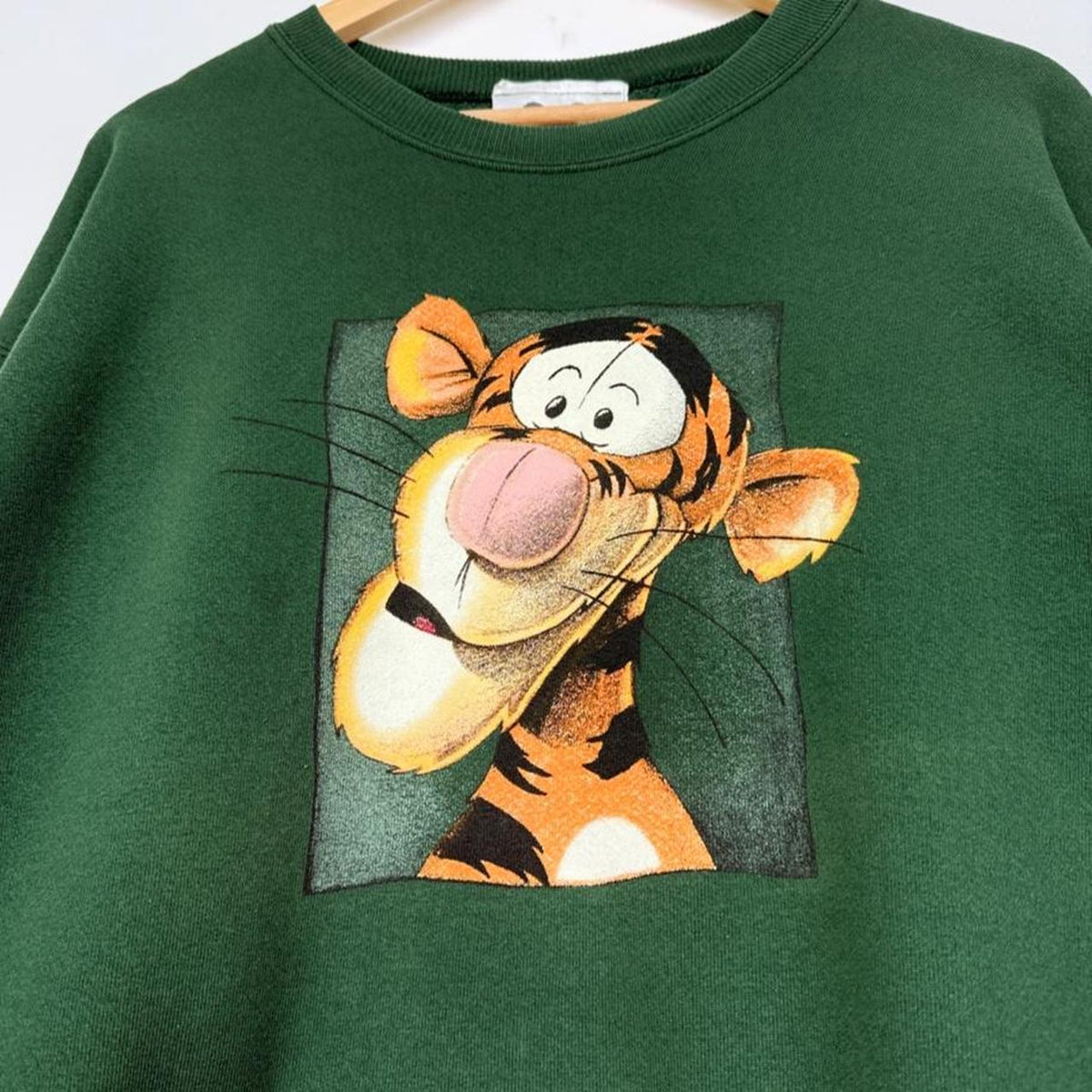 Vintage 90s Tigger Disney Store Green Sweatshirt (L)