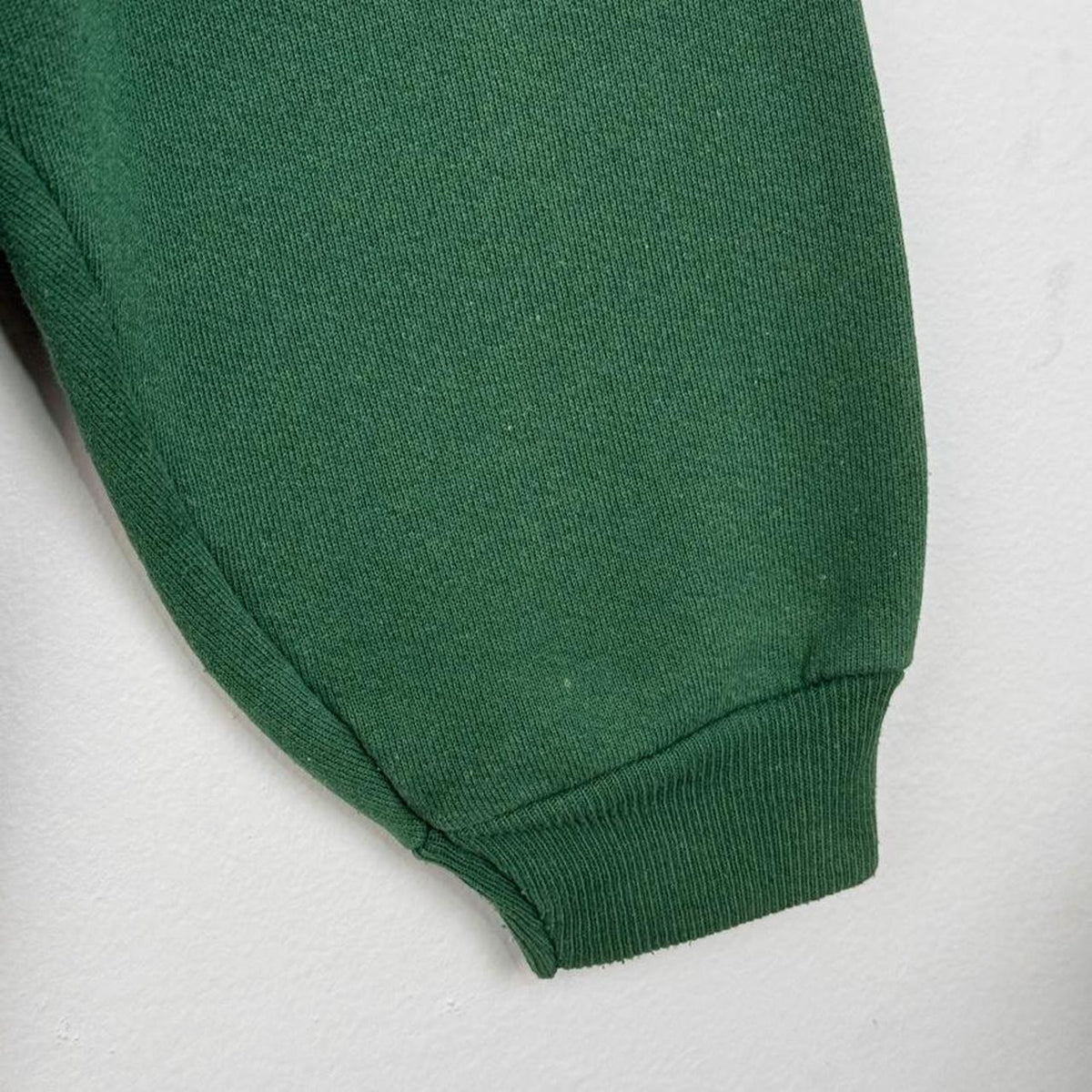 Vintage 90s Tigger Disney Store Green Sweatshirt (L)