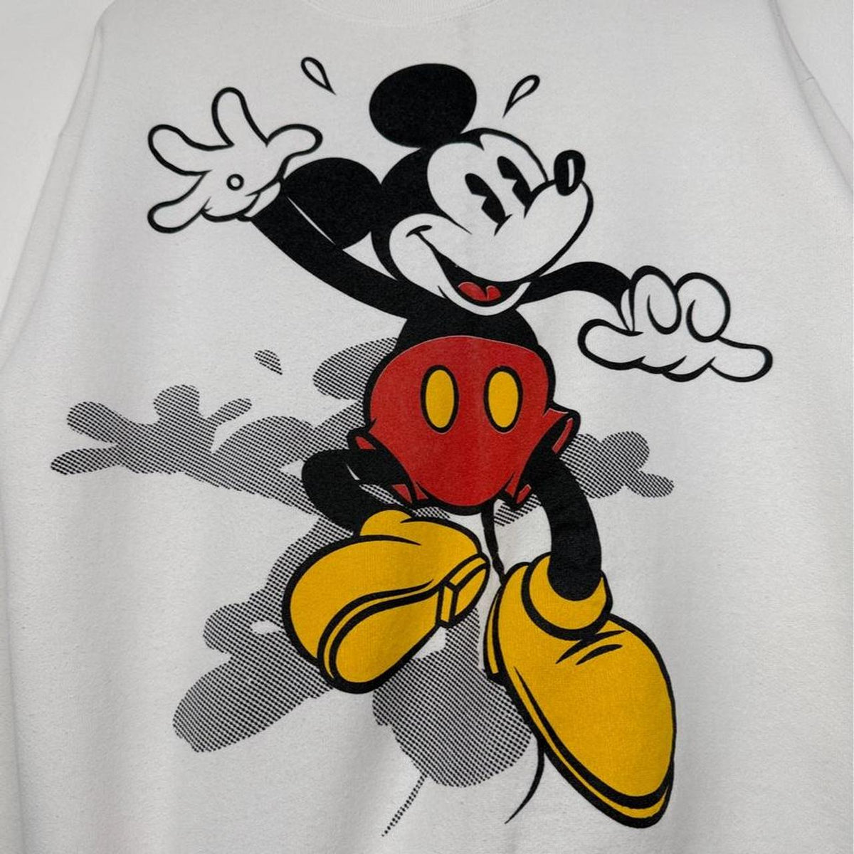 Vintage 90s Mickey Mouse Jumping White Sweatshirt (M)
