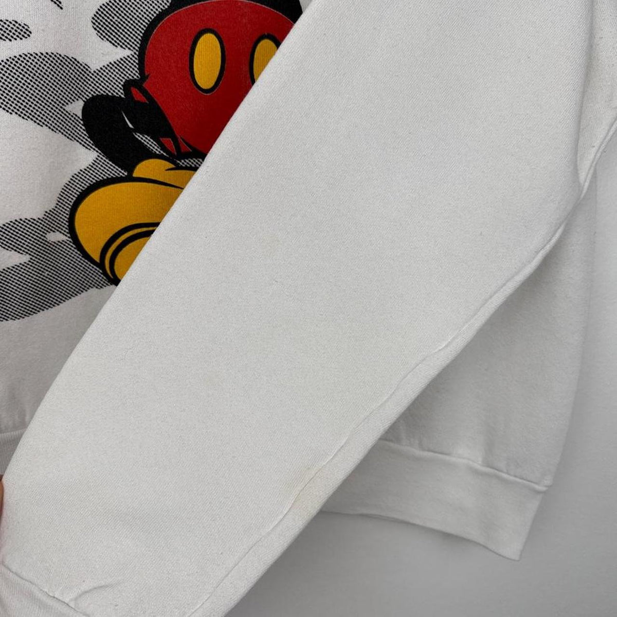 Vintage 90s Mickey Mouse Jumping White Sweatshirt (M)