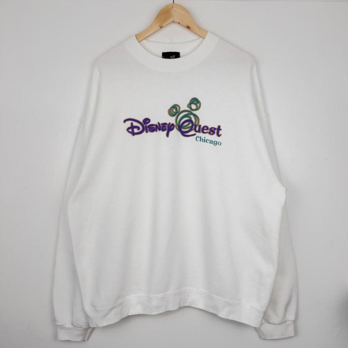 Vintage 90s Disney Quest Chicago White Sweatshirt (XL)