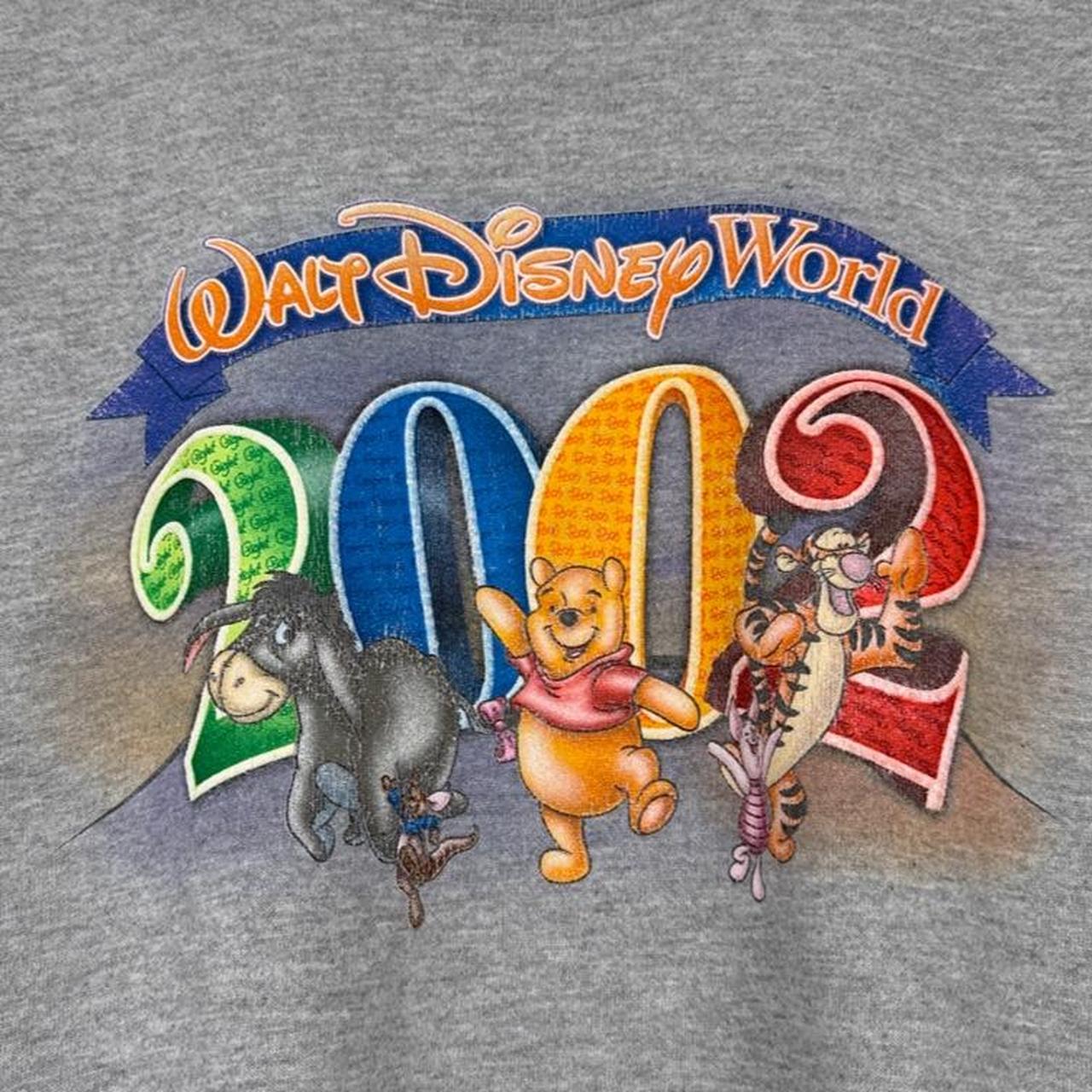 Vintage 2002 Walt Disney World Pooh & Friends Grey Sweatshirt (L/XL)