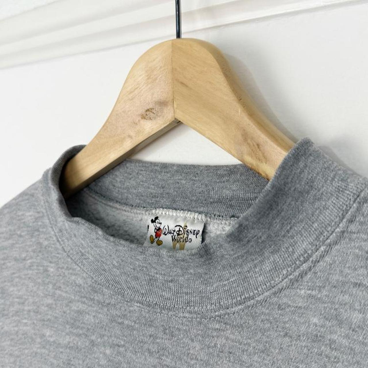 Vintage 2001 Walt DIsney World Pooh & Friends Grey Sweatshirt (L)