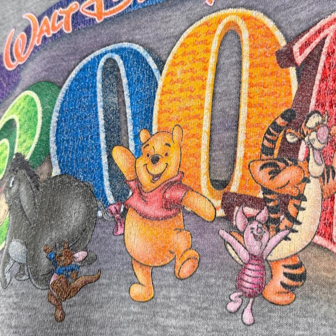 Vintage 2001 Walt DIsney World Pooh & Friends Grey Sweatshirt (L)