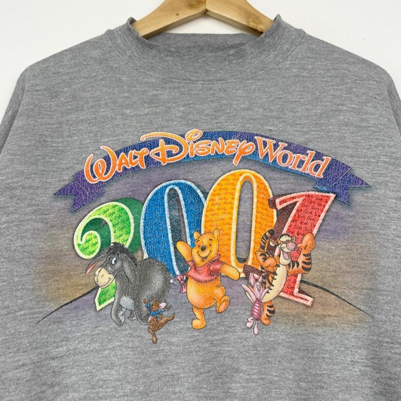 Vintage 2001 Walt DIsney World Pooh & Friends Grey Sweatshirt (L)