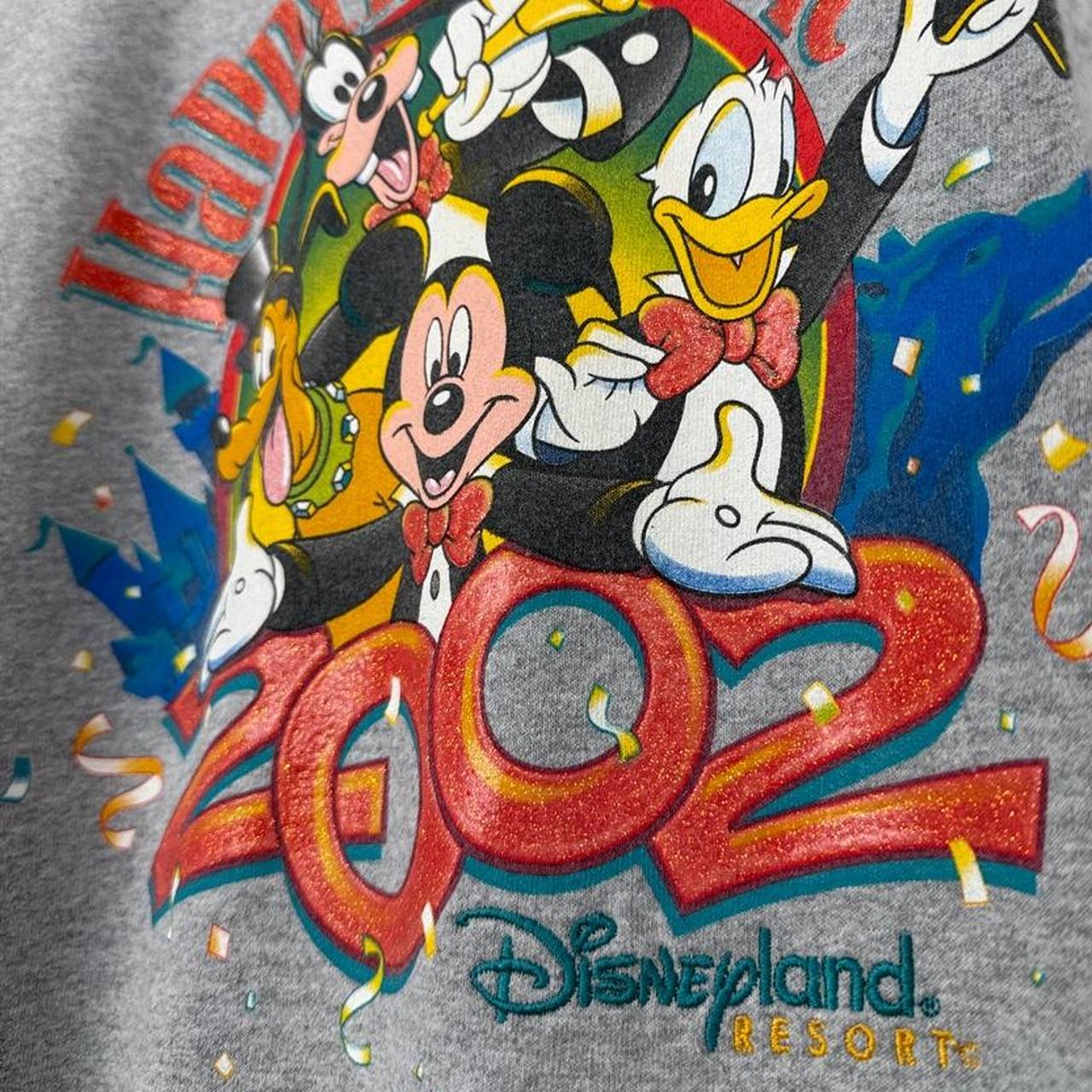 Vintage 2002 Disneyland Happy New Year Grey Sweatshirt (XL)