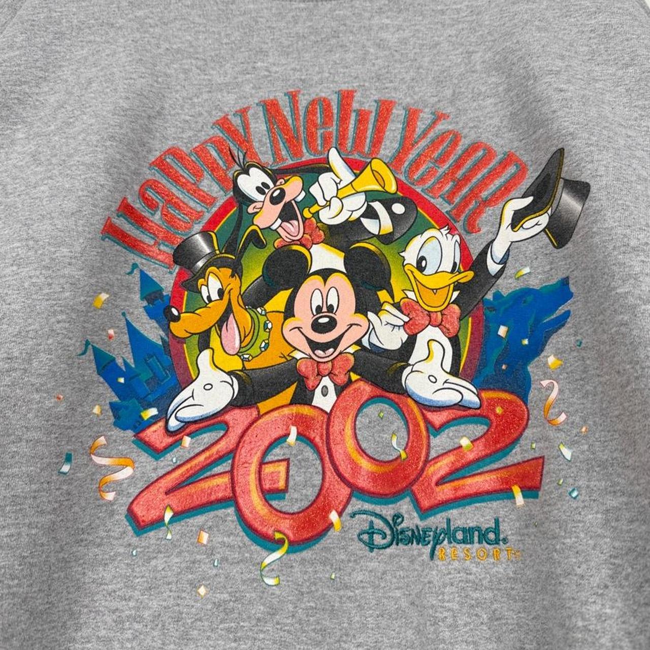 Vintage 2002 Disneyland Happy New Year Grey Sweatshirt (XL)